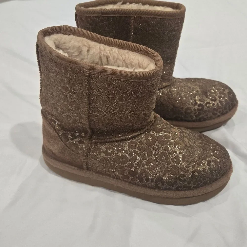 Ugg Classic II Glitter Leopard Boots Size 4